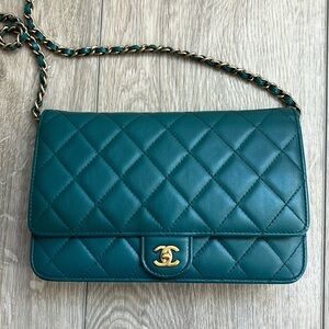 Chanel WOC wallet on chain